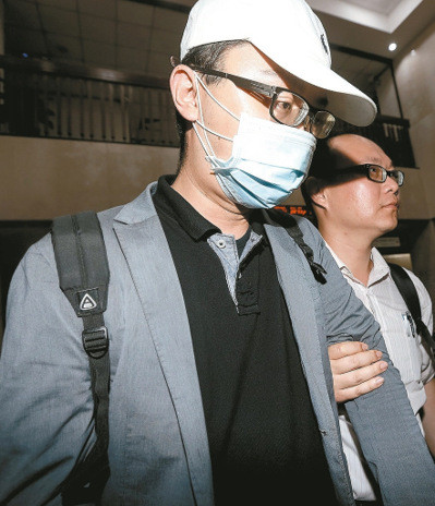 台北地檢署偵辦樂陞案，百尺竿頭前負責人黃文鴻複訊後被依違反證交法交保三百萬元。